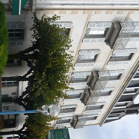 Hotel De La Poste Et Europe Ла-Бурбуль Экстерьер фото